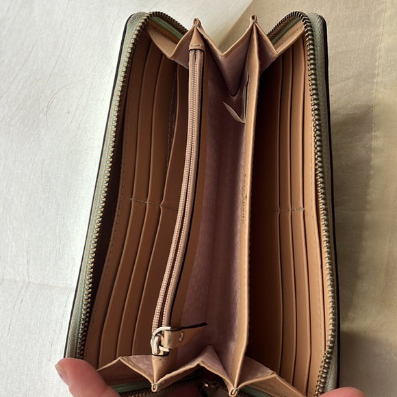 Kate Spade Wallet - Picture 5 of 5